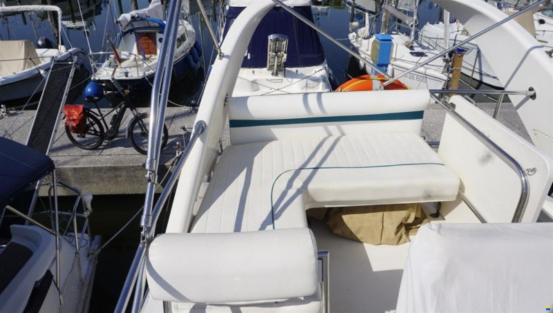 Fairline BRAVA 33
