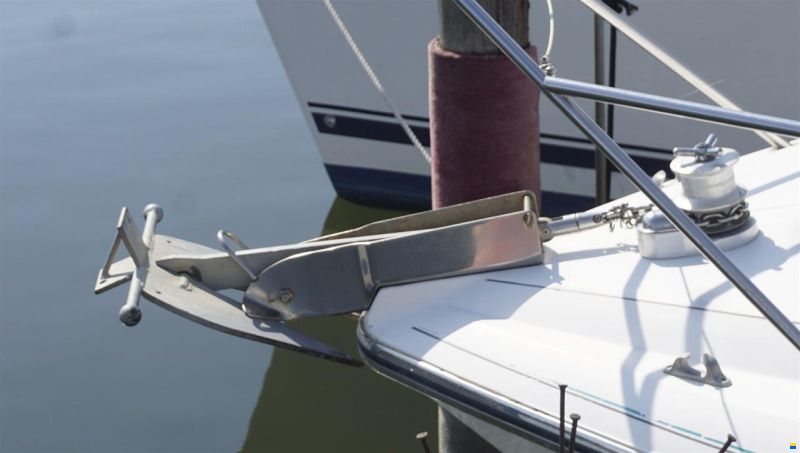 Fairline BRAVA 33