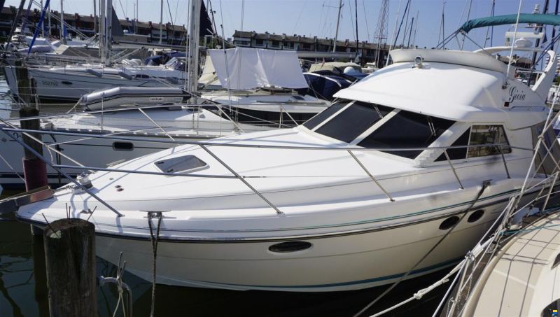 Fairline BRAVA 33