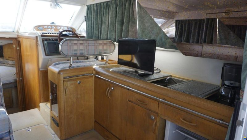 Fairline BRAVA 33