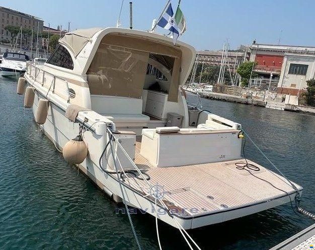 Cayman 38 WA