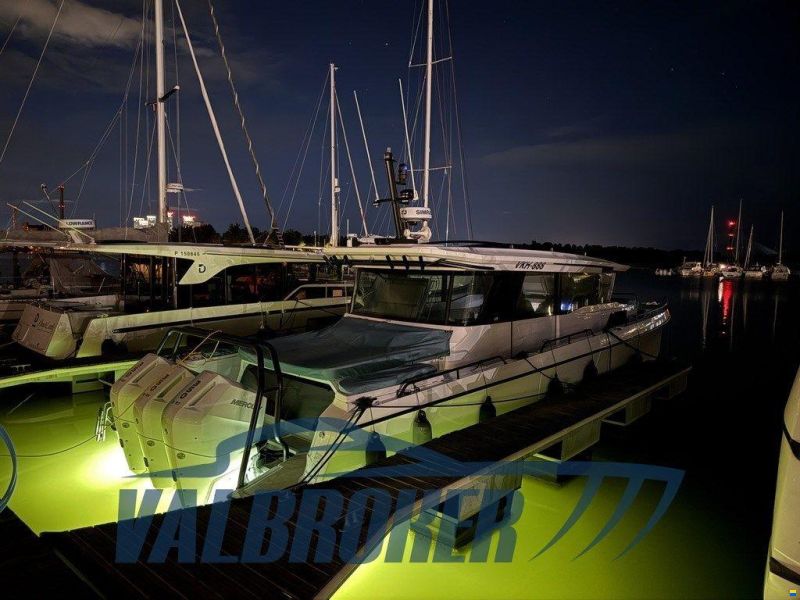 Axopar 45 Cross Cabin