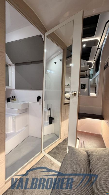 Axopar 45 Cross Cabin