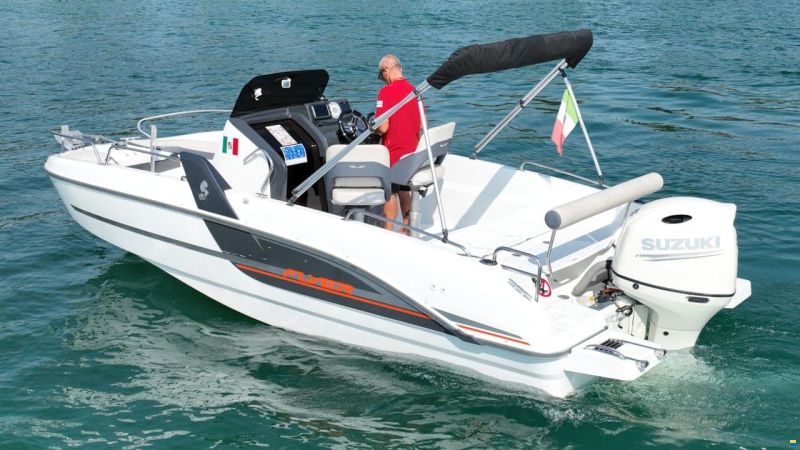 Beneteau Flyer 6 SPACE deck