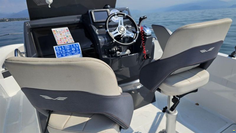 Beneteau Flyer 6 SPACE deck