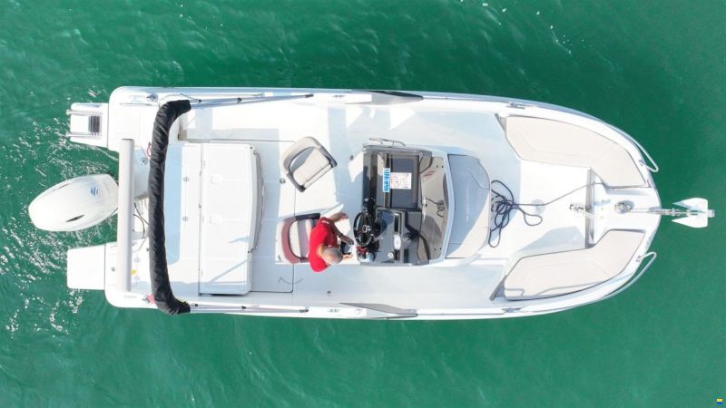 Beneteau Flyer 6 SPACE deck