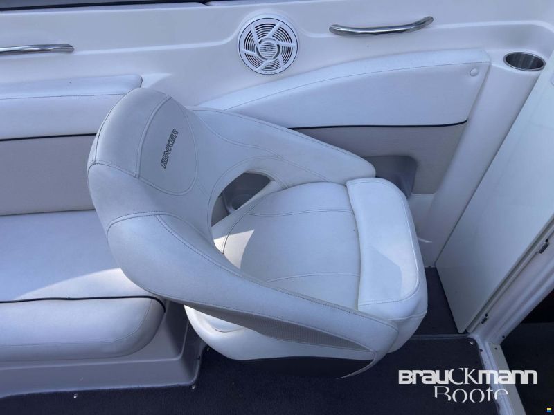 Rinker Captiva 246