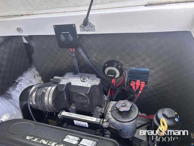 Rinker Captiva 246