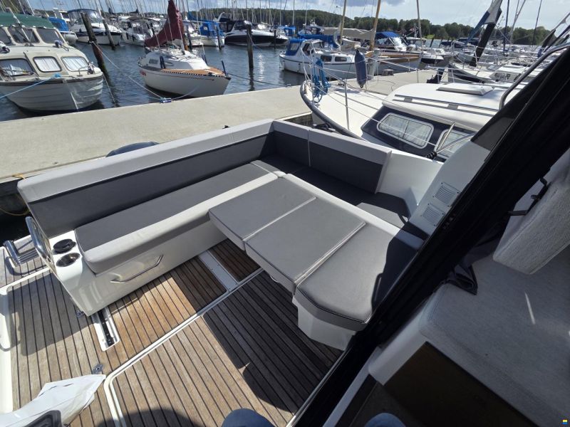 Jeanneau 895 Merry Fisher Coupe'