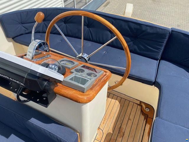 Menken Newport Bass