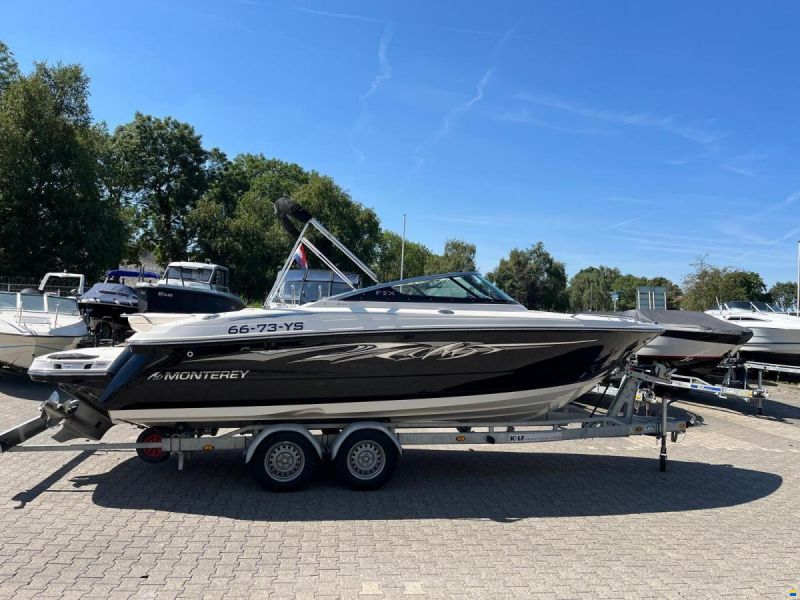Monterey 244 FSX  Bowrider
