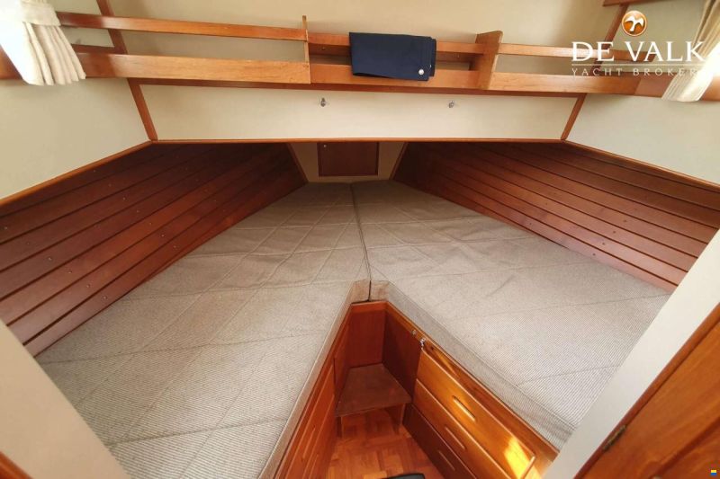 Grand Banks 32