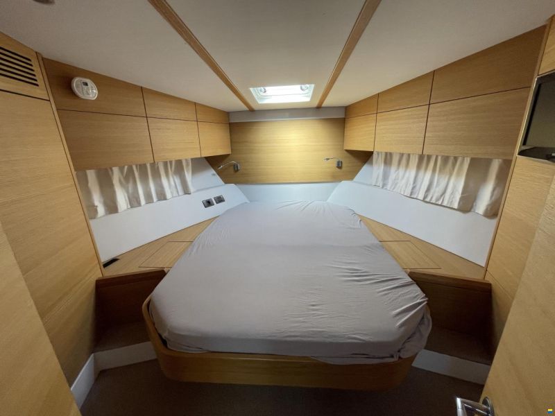 Sealine C 48