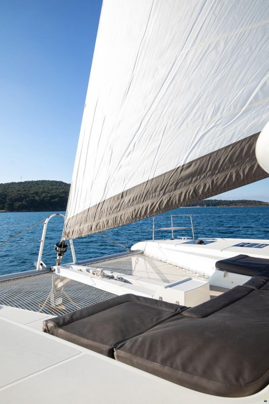 Lagoon 50