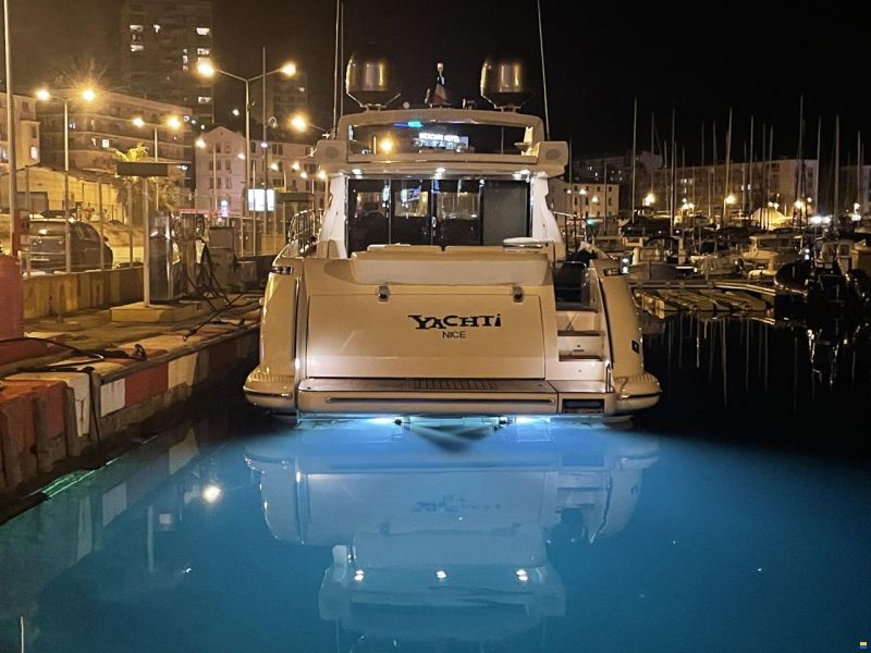 Azimut 68S
