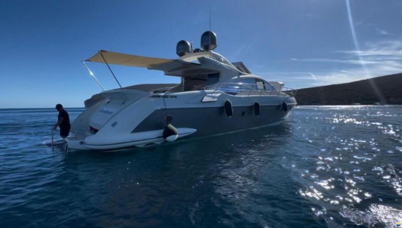 Azimut 68S
