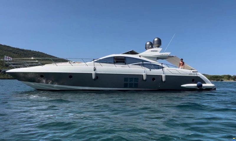 Azimut 68S