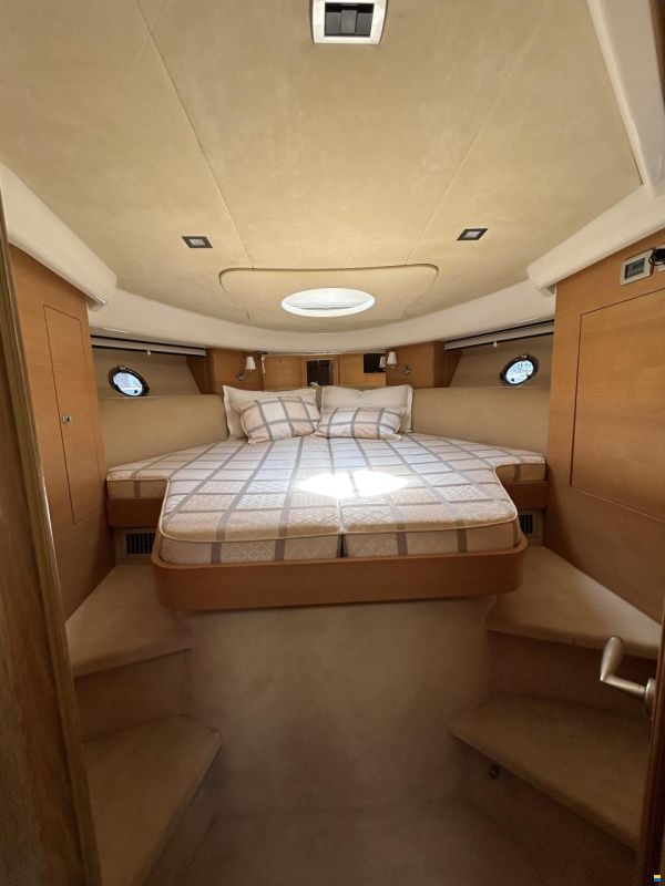 Cranchi Mediterranee 43HT