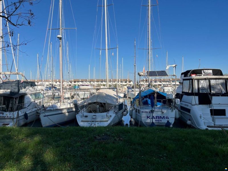 Beneteau Oceanis 390