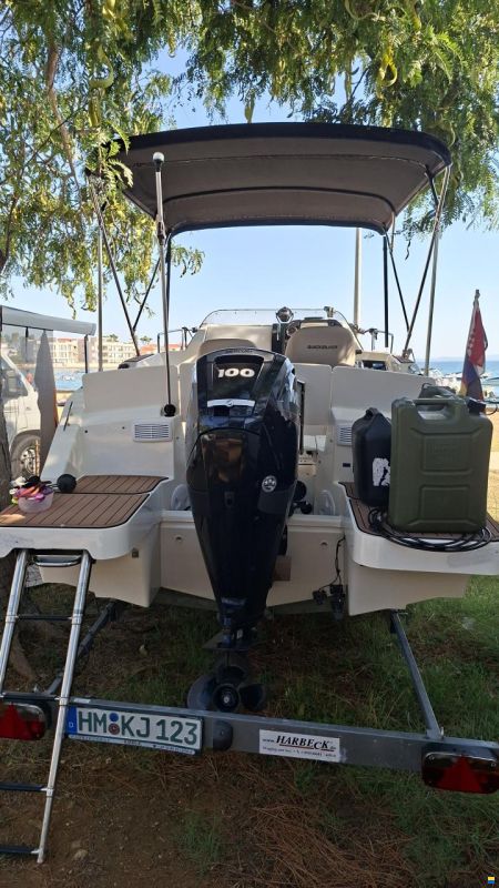 Quicksilver 555 Cabin