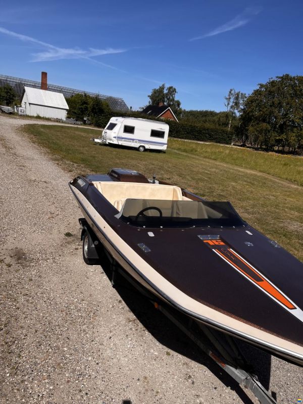 Glastron Carlson CVX16