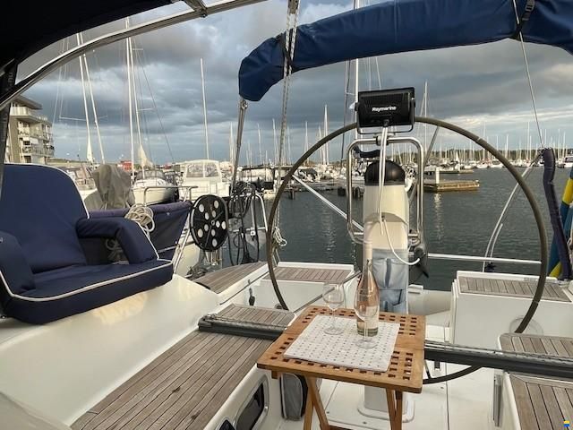Hanse 320