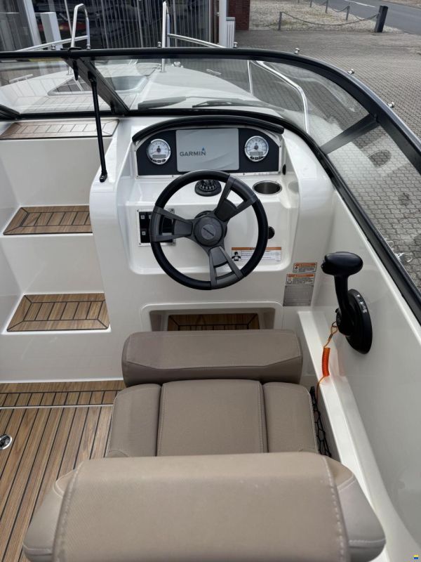 Quicksilver Activ 645 Cruiser med F115 hk Mercury-EF