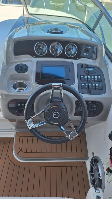 Chaparral 270 Signature