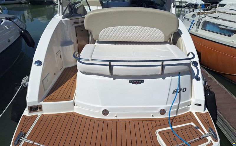 Chaparral 270 Signature
