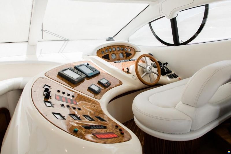 Azimut 46 Fly