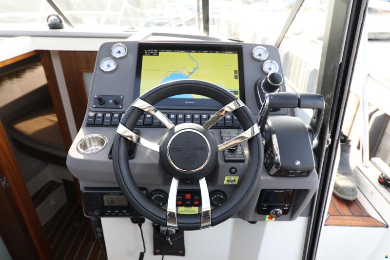 Marex 330