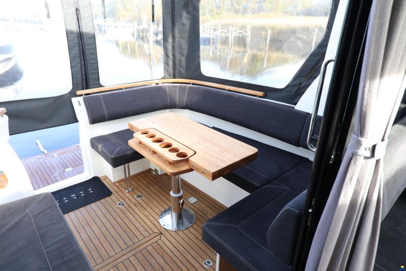 Marex 330