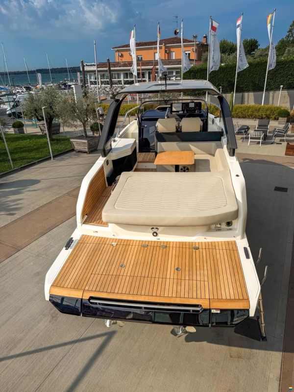 Cranchi A32