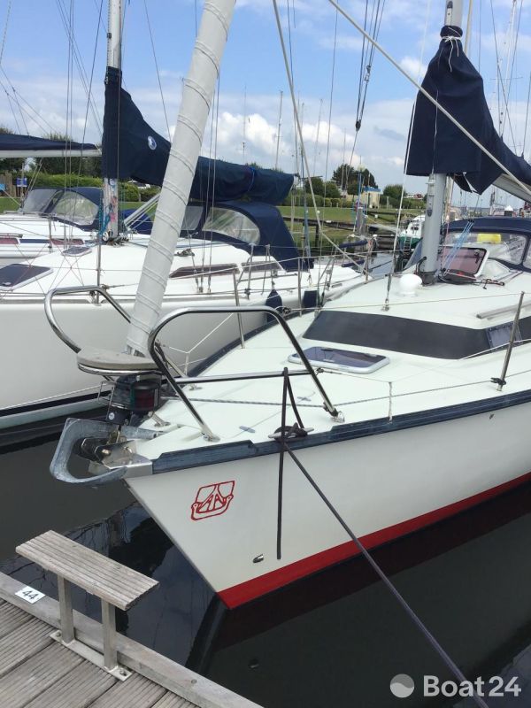 Dufour 3800
