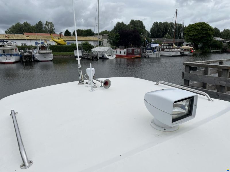 Jeanneau Merry Fisher 695 mit Wellenantrieb