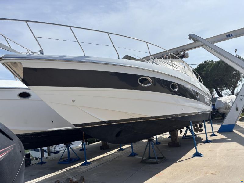 Pershing 37
