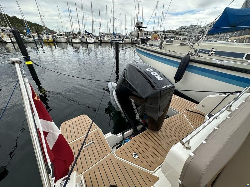 Quicksilver 805