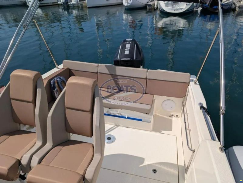 Quicksilver Activ 755 Sun Deck