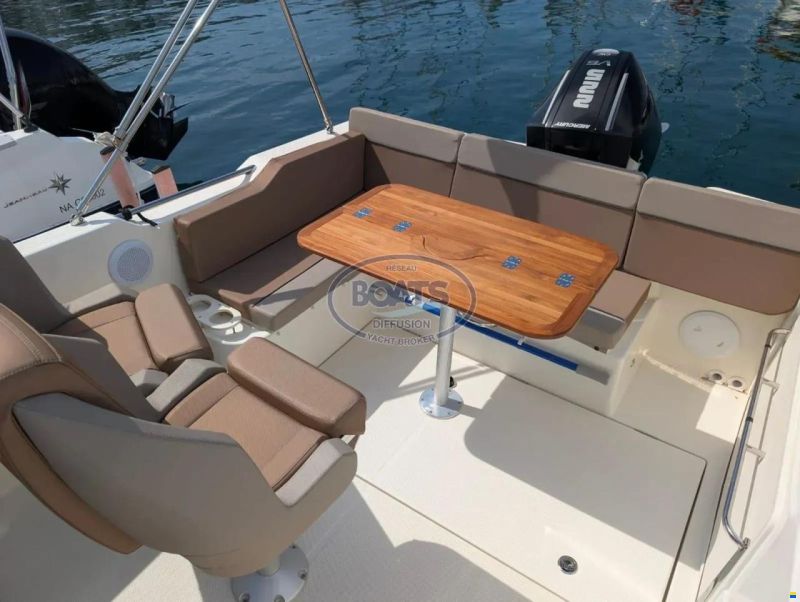 Quicksilver Activ 755 Sun Deck