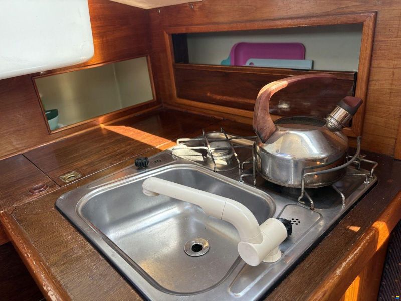 Contessa 28