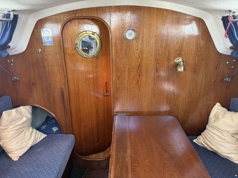 Contessa 28