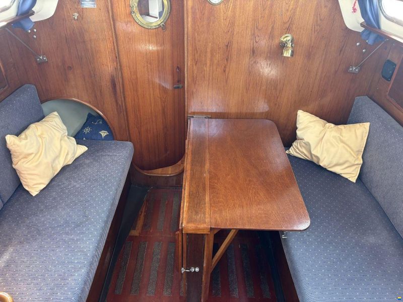 Contessa 28