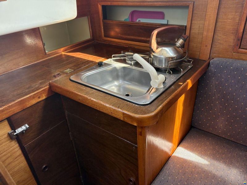 Contessa 28