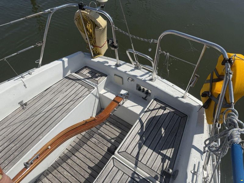 Contessa 28