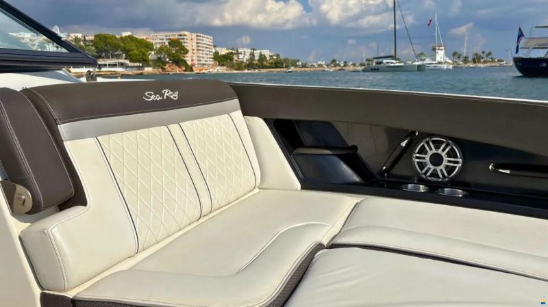 Sea Ray SLX 350