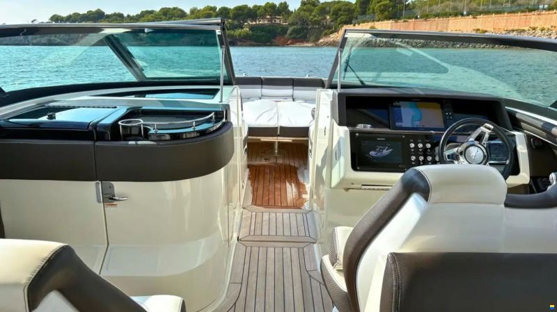 Sea Ray SLX 350