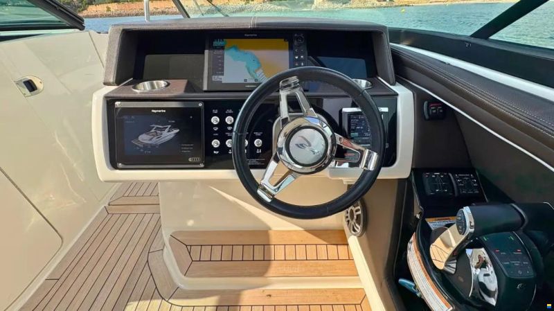 Sea Ray SLX 350