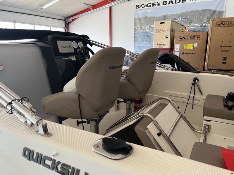 Quicksilver Activ 505 Cabin med F100 hk Mercury-EFI