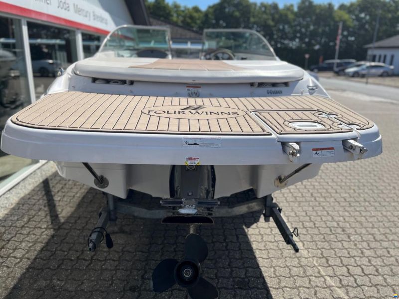 Four Winns H180 med 135 hk Volvo Penta 135 hk 3,0L