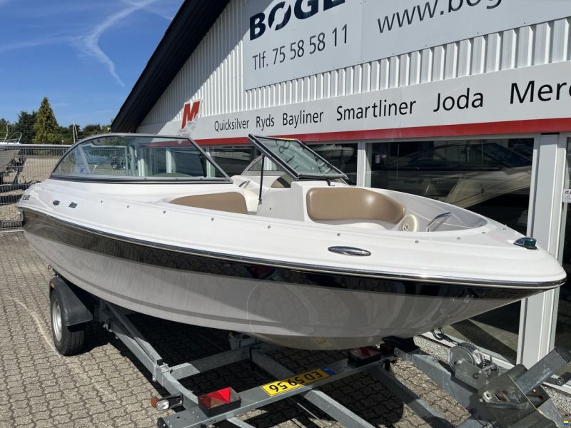 Four Winns H180 med 135 hk Volvo Penta 135 hk 3,0L